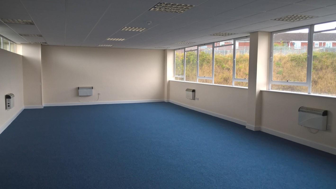 Industrial Unit in Wolverhampton - photo 3