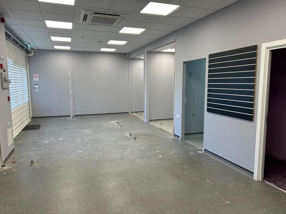 Retail/Shop in Bonnyrigg - photo 2
