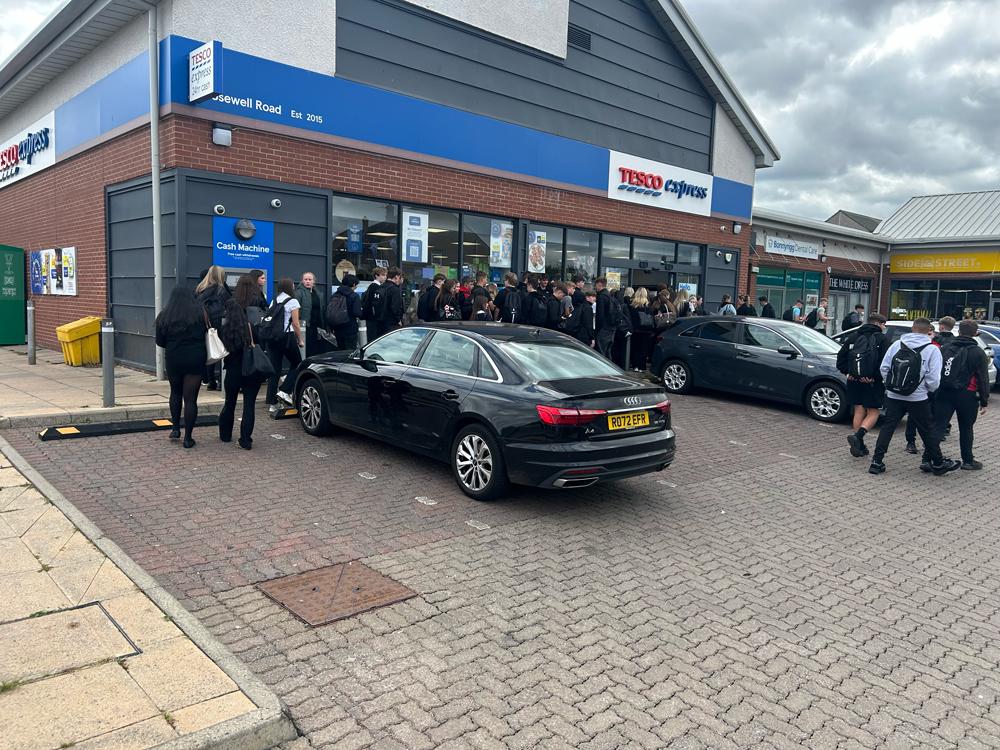 Retail/Shop in Bonnyrigg - photo 4